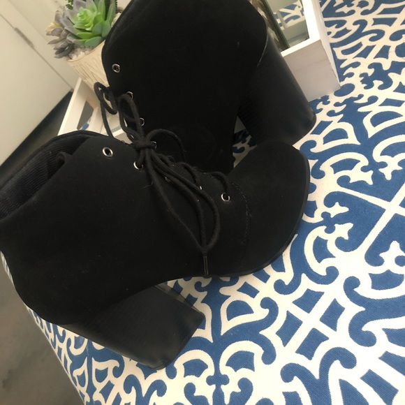 Black Lace-Up Booties - Picture 5 of 7